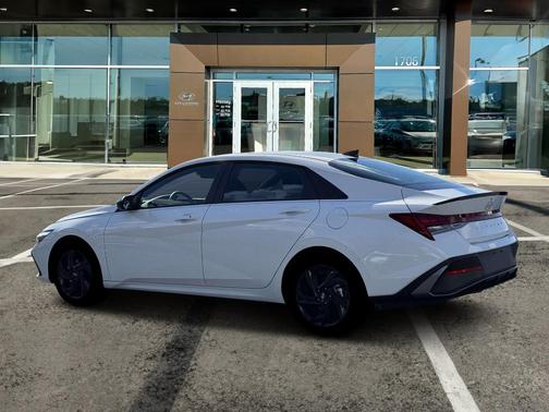 2026 Hyundai ELANTRA HEV SEL Sport