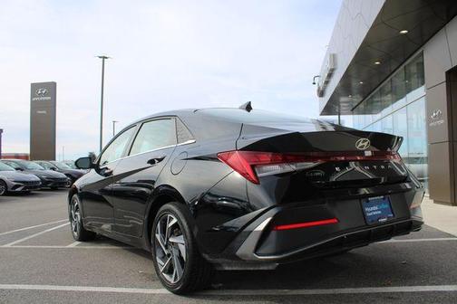 2025 Hyundai ELANTRA HEV Limited