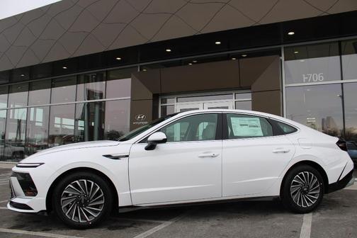 2026 Hyundai SONATA Hybrid SEL
