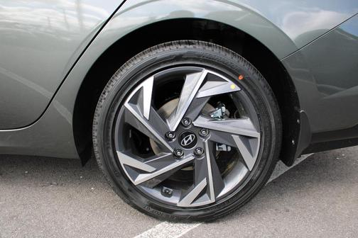 2025 Hyundai ELANTRA HEV Limited