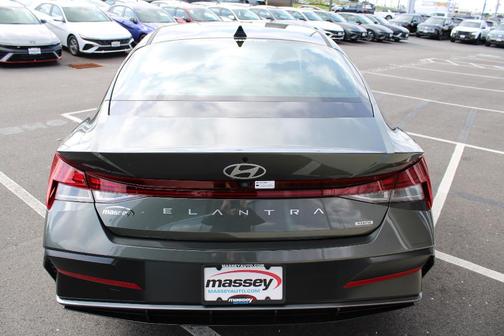 2025 Hyundai ELANTRA HEV Limited
