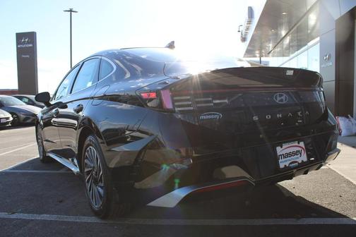 2025 Hyundai SONATA Hybrid SEL