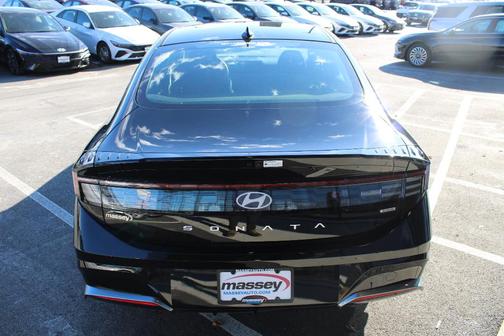 2025 Hyundai SONATA Hybrid SEL