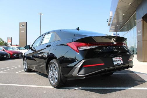2025 Hyundai ELANTRA HEV Blue