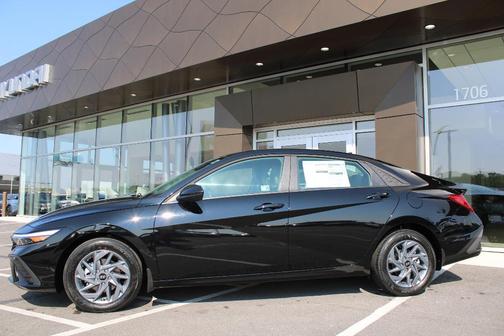 2025 Hyundai ELANTRA HEV Blue