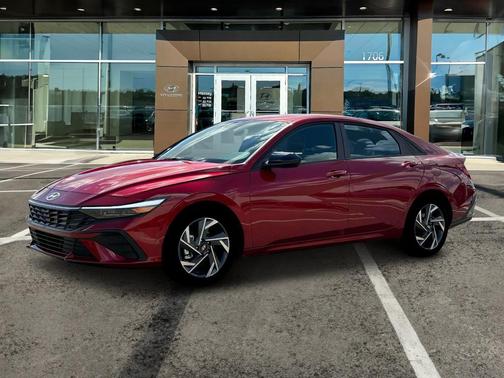 2025 Hyundai ELANTRA SEL Sport