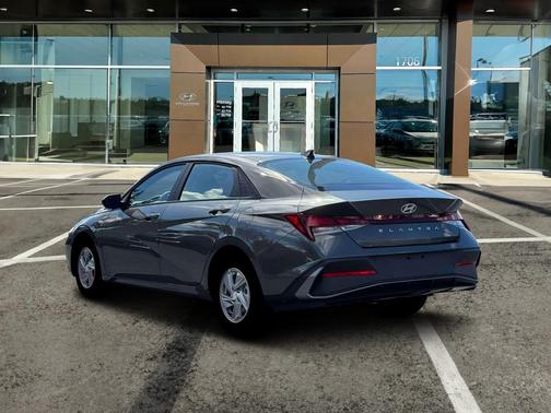 Amazon Gray 2026 Hyundai ELANTRA SE