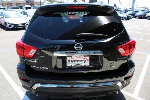 2020 Nissan Pathfinder SL