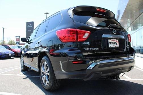 2020 Nissan Pathfinder SL