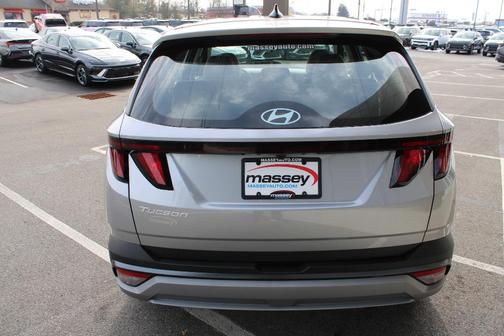 2026 Hyundai TUCSON SE