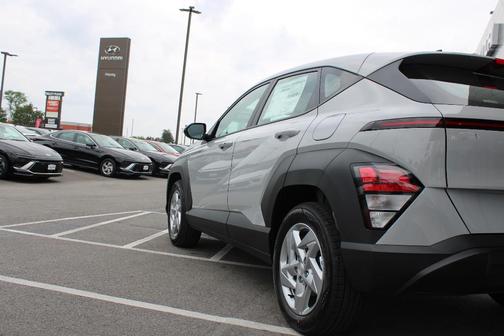 2026 Hyundai KONA SE