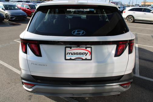 2026 Hyundai TUCSON SE