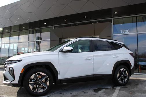 2026 Hyundai TUCSON SEL