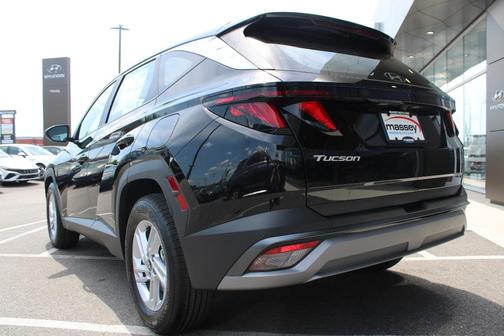 Phantom Black 2026 Hyundai TUCSON SE