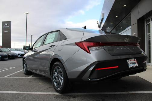 2026 Hyundai ELANTRA HEV Blue