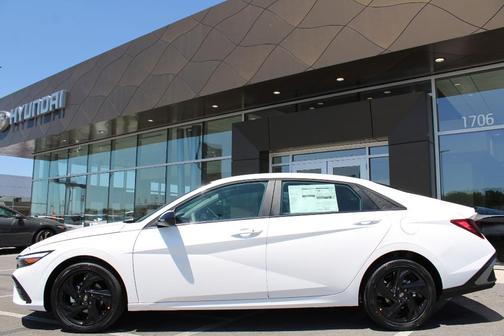 Serenity White Pearl 2026 Hyundai ELANTRA SEL Sport