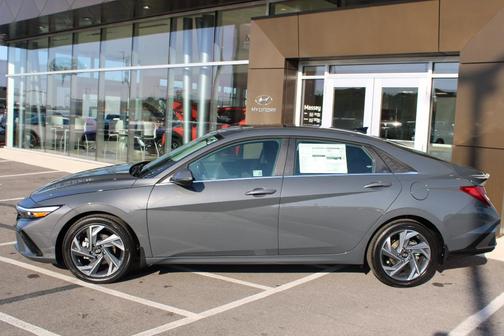 2025 Hyundai ELANTRA HEV Limited