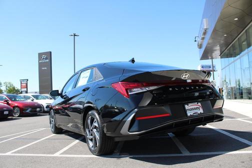 2025 Hyundai ELANTRA HEV Limited