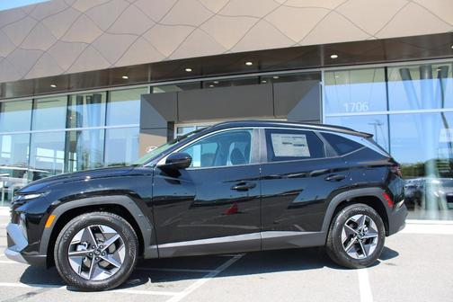 Phantom Black 2026 Hyundai TUCSON SEL
