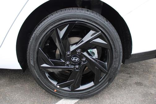 White 2026 Hyundai ELANTRA HEV SEL Sport