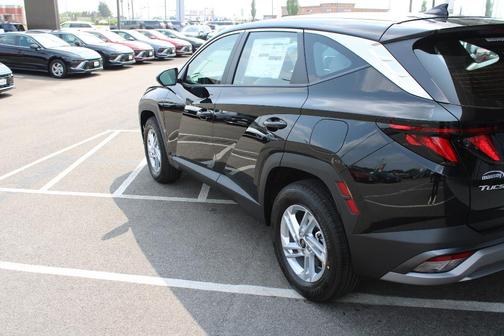 2025 Hyundai TUCSON SE