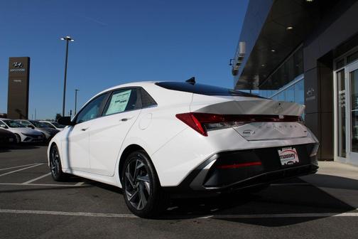 2025 Hyundai ELANTRA HEV Limited