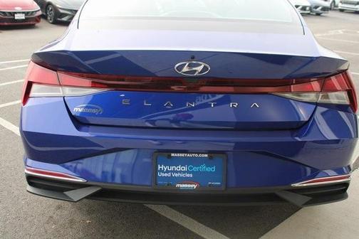 2022 Hyundai ELANTRA SE