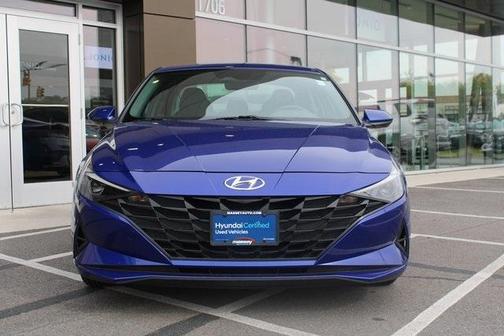 2022 Hyundai ELANTRA SE