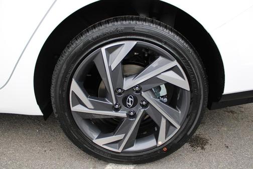 Serenity White Pearl 2026 Hyundai ELANTRA Limited