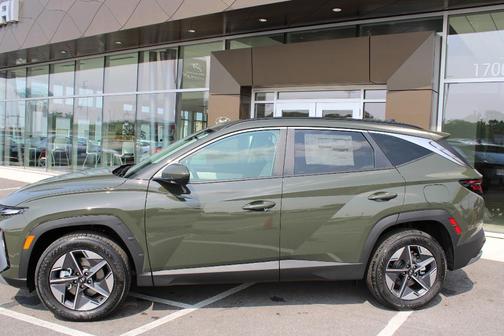 2025 Hyundai TUCSON SEL
