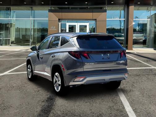 2026 Hyundai TUCSON Hybrid SEL