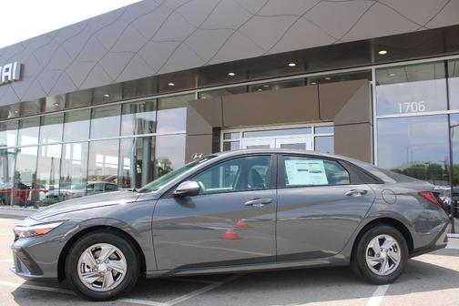 Gray 2026 Hyundai ELANTRA SE