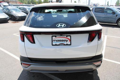 Serenity White Pearl 2026 Hyundai TUCSON SE