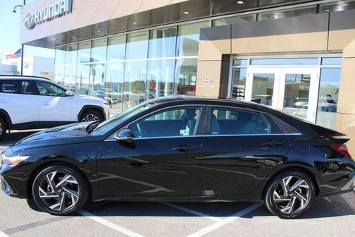 2025 Hyundai ELANTRA HEV Limited