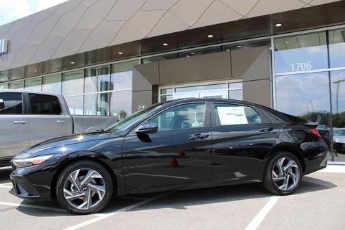 2025 Hyundai ELANTRA HEV SEL Sport