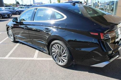 2025 Hyundai SONATA Hybrid Limited