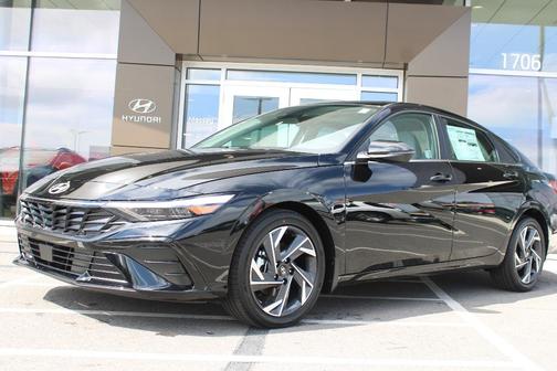 2025 Hyundai ELANTRA Limited