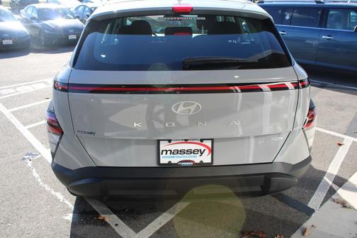 2026 Hyundai KONA SE