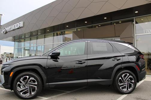 Phantom Black 2026 Hyundai TUCSON SEL