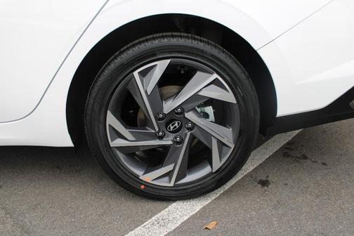 2025 Hyundai ELANTRA HEV Limited