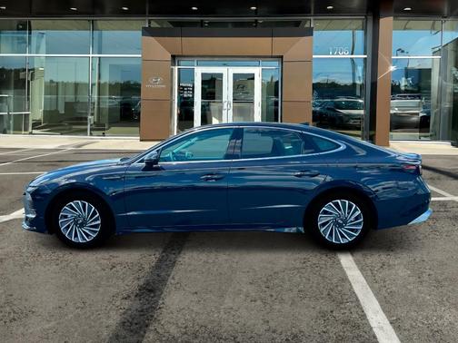 2025 Hyundai SONATA Hybrid SEL