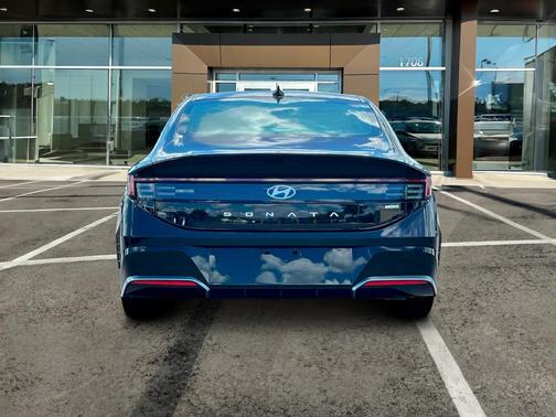 2025 Hyundai SONATA Hybrid SEL