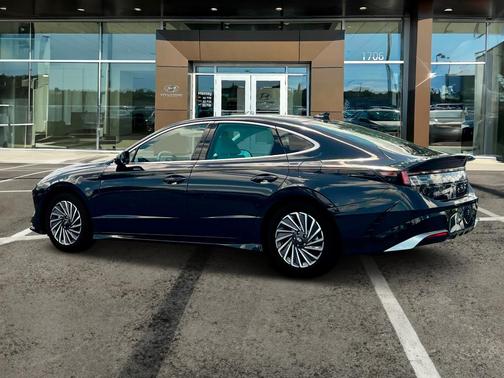 2025 Hyundai SONATA Hybrid SEL