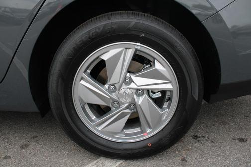 Gray 2026 Hyundai ELANTRA SE