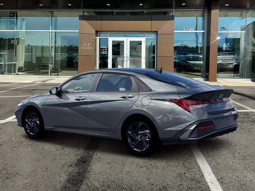 2026 Hyundai ELANTRA HEV SEL Sport