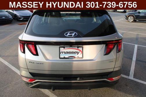 Shimmering Silver 2023 Hyundai TUCSON SE