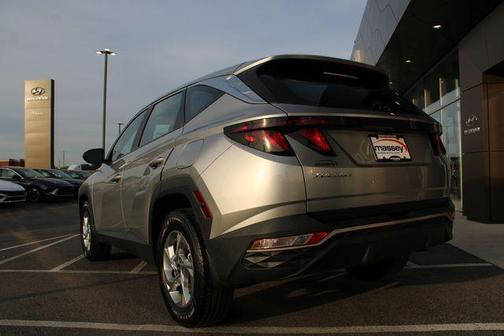 Shimmering Silver 2023 Hyundai TUCSON SE