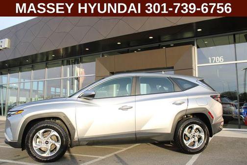 Shimmering Silver 2023 Hyundai TUCSON SE