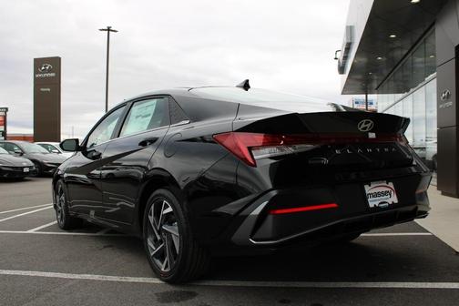 2025 Hyundai ELANTRA HEV Limited