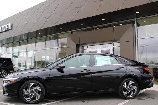 2025 Hyundai ELANTRA HEV Limited